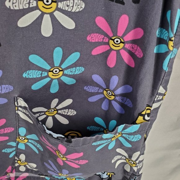 Minions V-Neck Scrub Top "Have A Nice Day" Flower Theme on Gray 3 Pockets Sz L - Picture 6 of 7